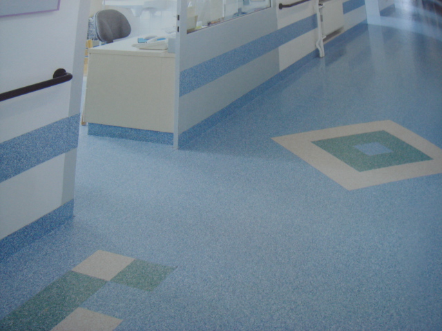 pvc地板 廈門(mén)滄晟pvc地板片材和卷材區(qū)別比較