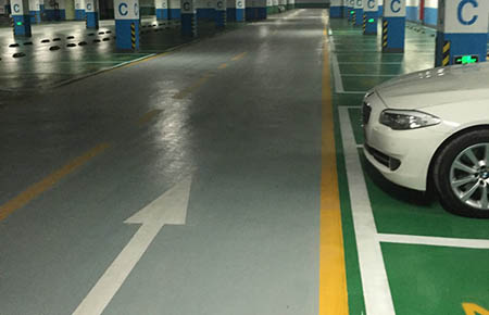 停車庫環(huán)氧地坪樹脂地坪漆使用中要注意什么？