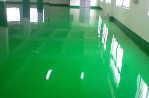 水性環(huán)氧地坪有哪些特點(diǎn)？如何正確使用水性漆？