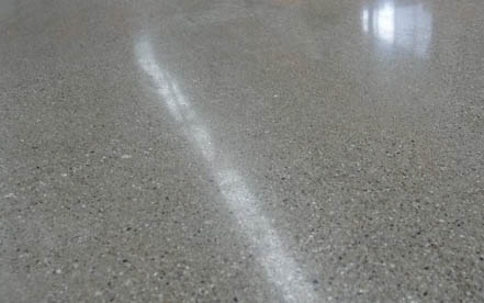 金剛砂超耐磨地坪為什么越來越多的工廠會(huì)采用？