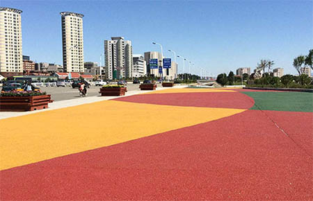 彩色防滑(耐磨)路面能否使用環(huán)氧樹脂涂料？有什么特點？