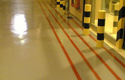 環(huán)氧地坪漆出現(xiàn)滲色和浮色原因是什么？如何解決？