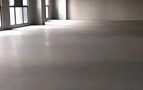 什么是面層自流平？面層自流平用于停車(chē)場(chǎng)的好處