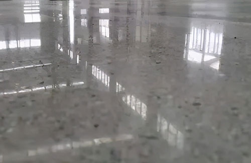 超平地坪系統(tǒng)的優(yōu)點與施工工藝流程是什么？